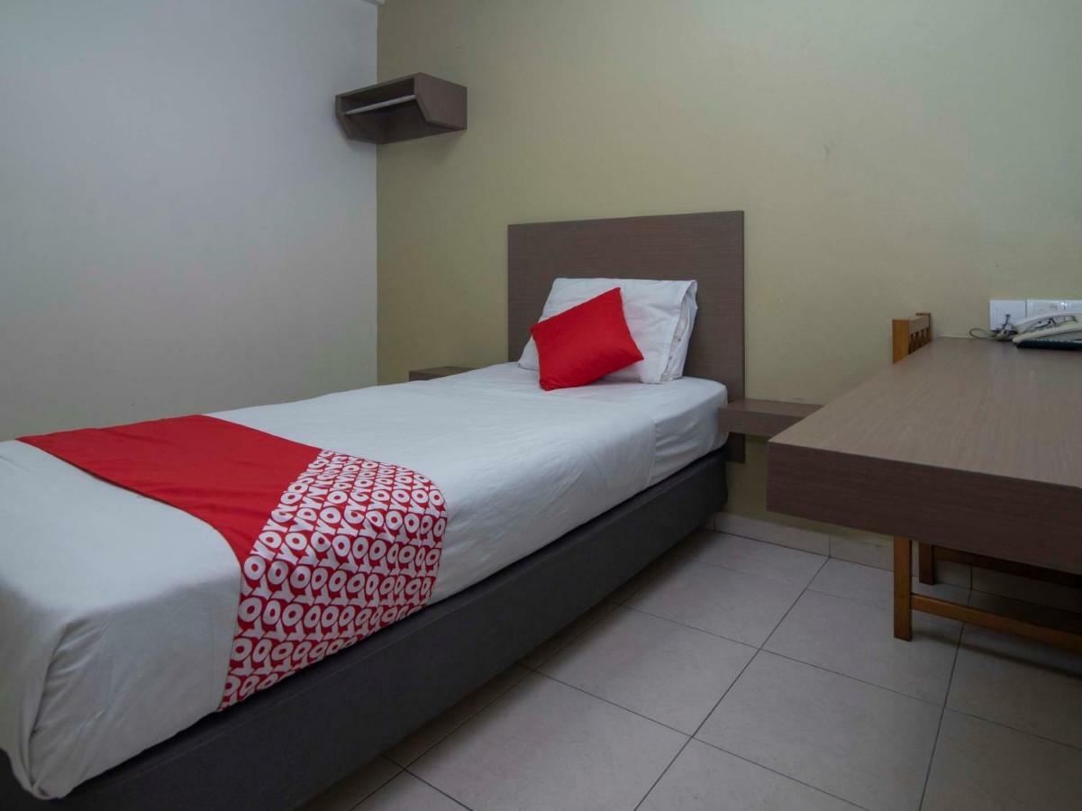 Oyo 434 Marbella Hotel Johor Bahru Eksteriør billede